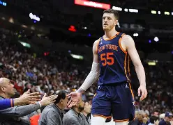 九游平台-今晚体能课后，纽约尼克斯队长鼓劲备战NBA总决赛，球迷炸锅，球探报告显示潜力的简单介绍